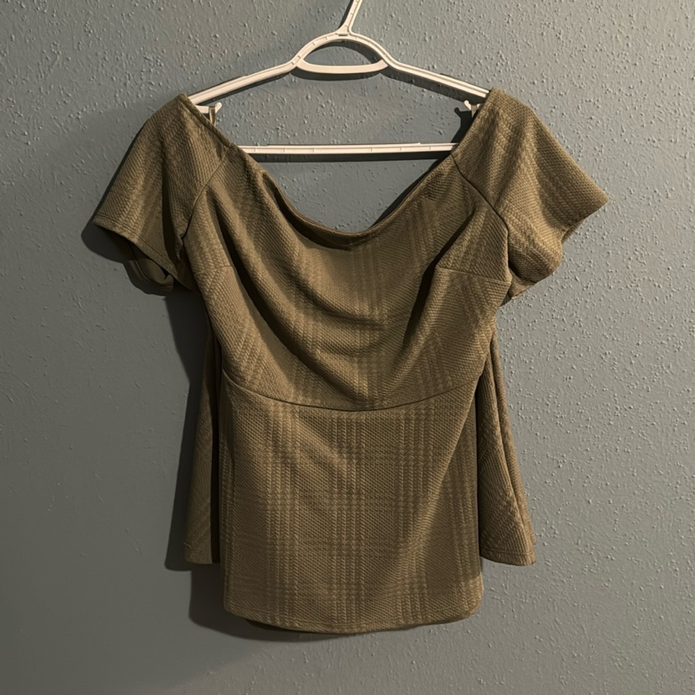 Plus size strapless blouse